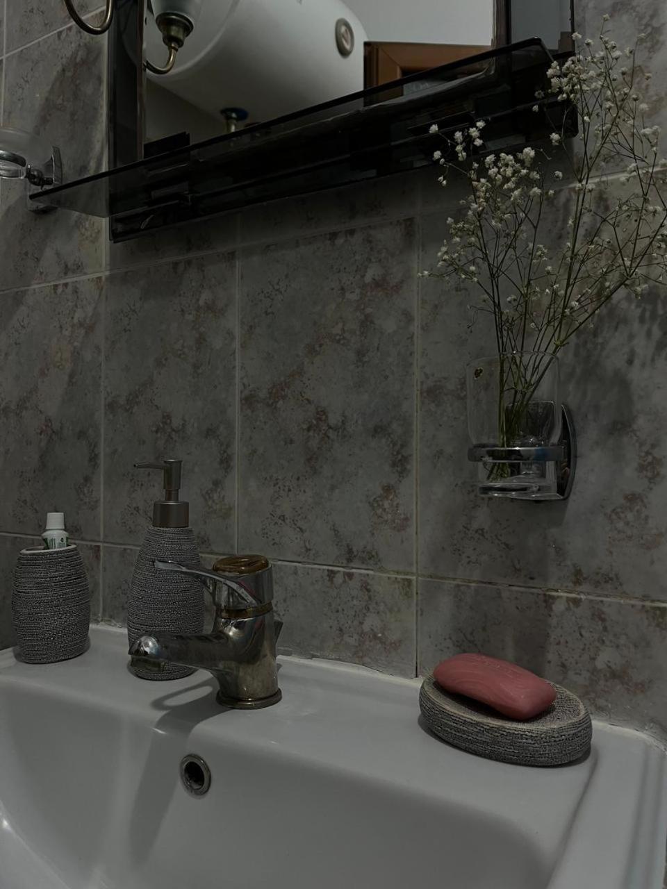 Andria'S Apartment Gjirokastër 外观 照片