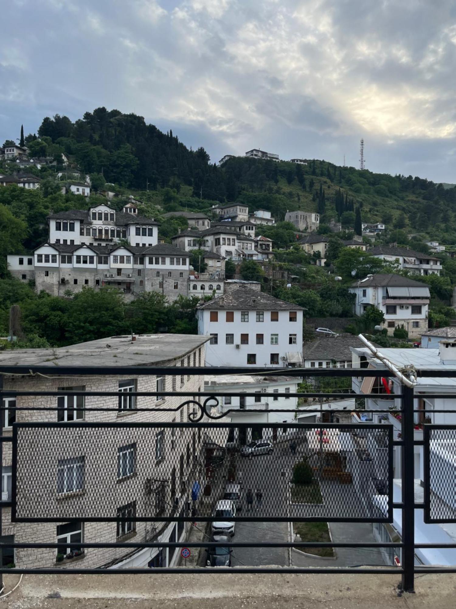 Andria'S Apartment Gjirokastër 外观 照片